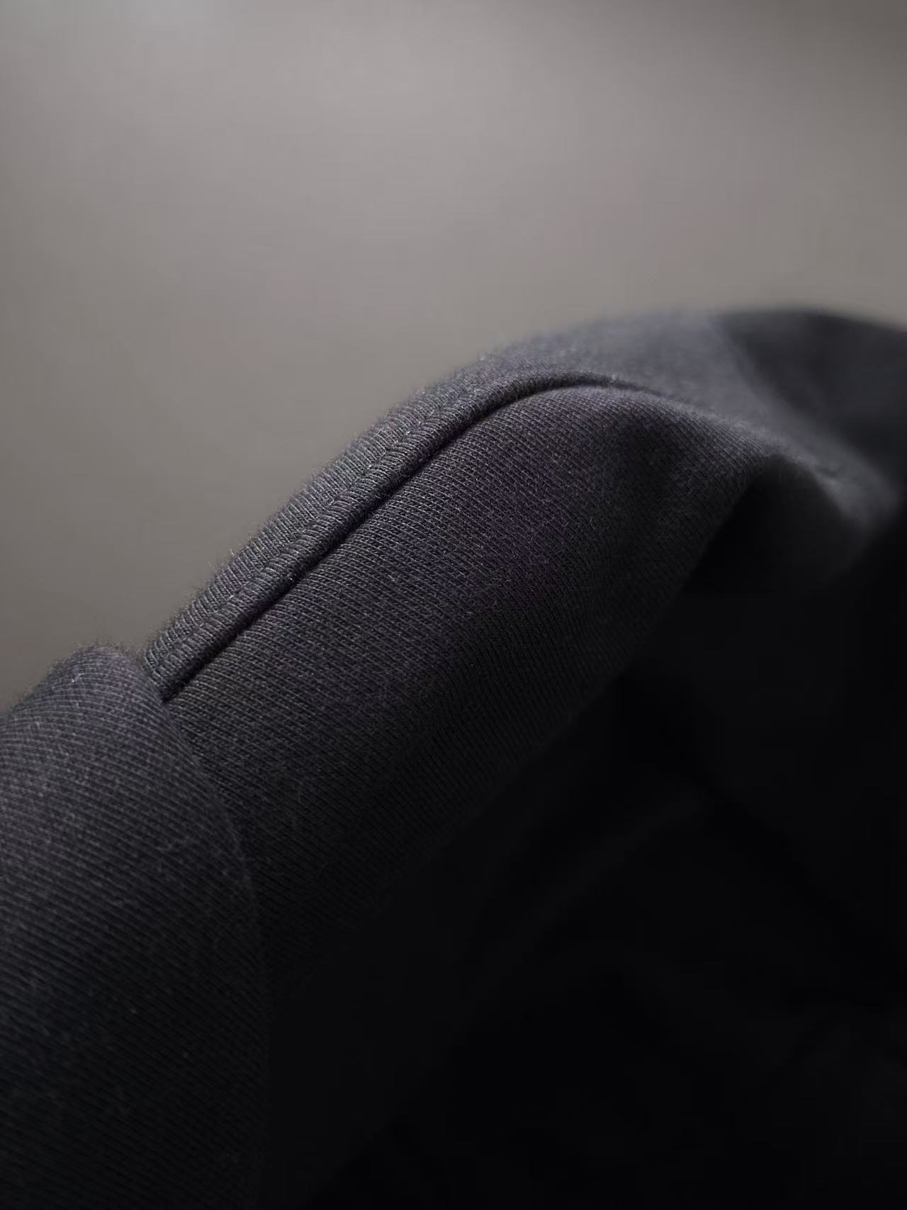 Gucci Clothing-316
