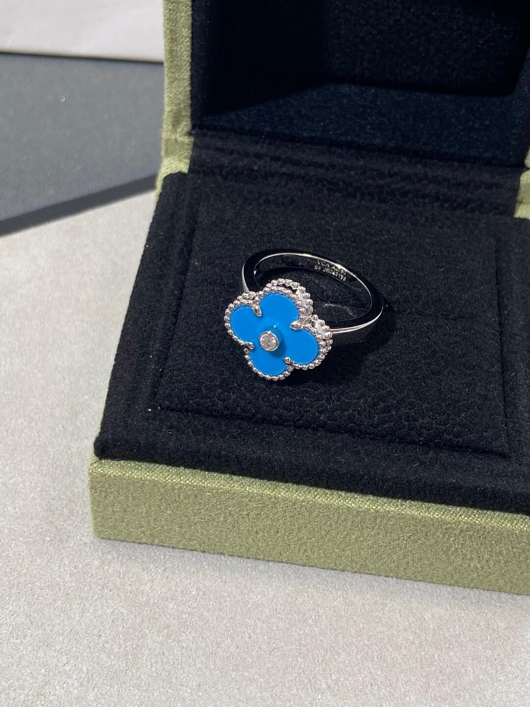 Van Cleef & Arpels ring-35