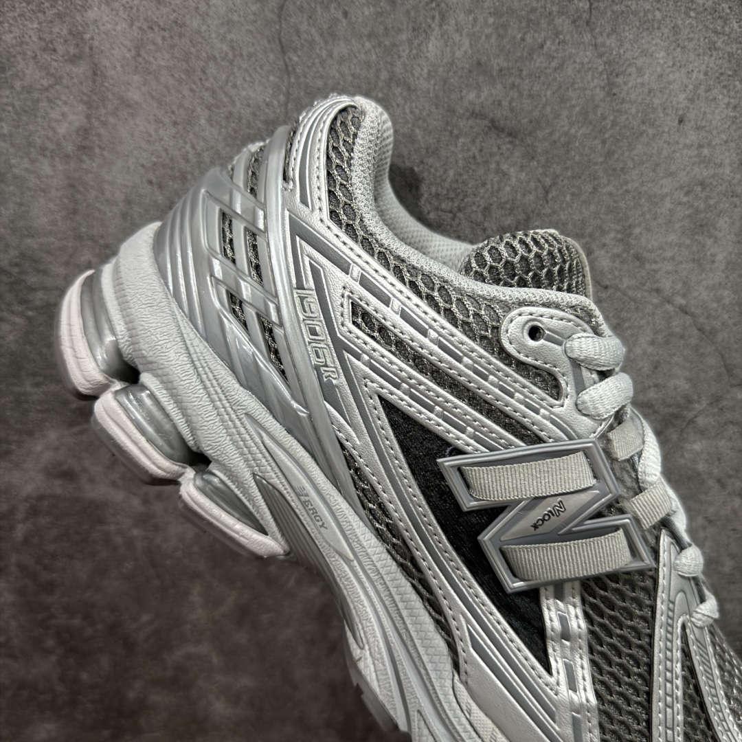 New Balance Sneakers-233