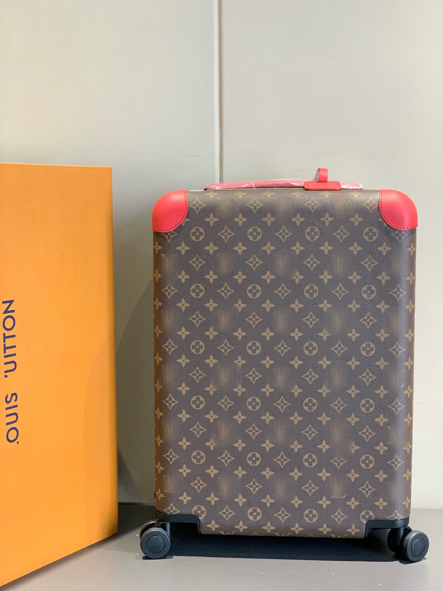 LV luggage-56