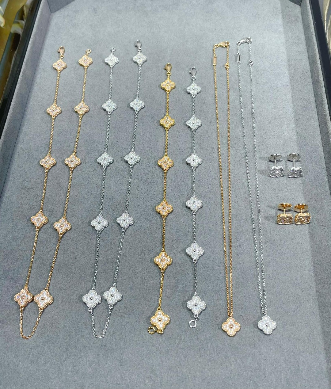 Van Cleef & Arpels Bracelet-98