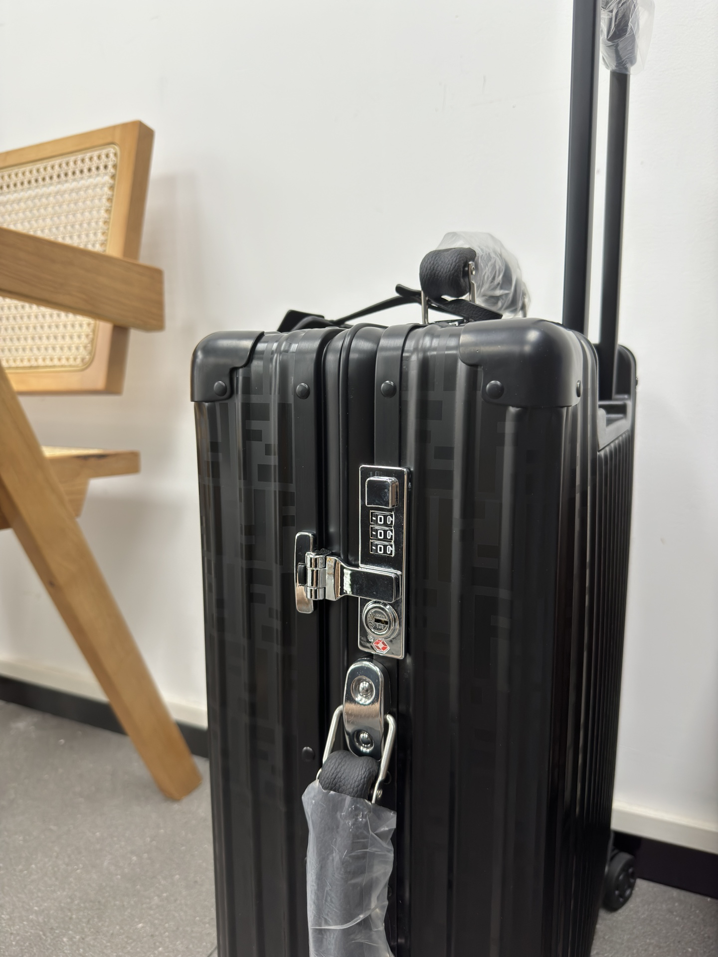 Fendi luggage-28
