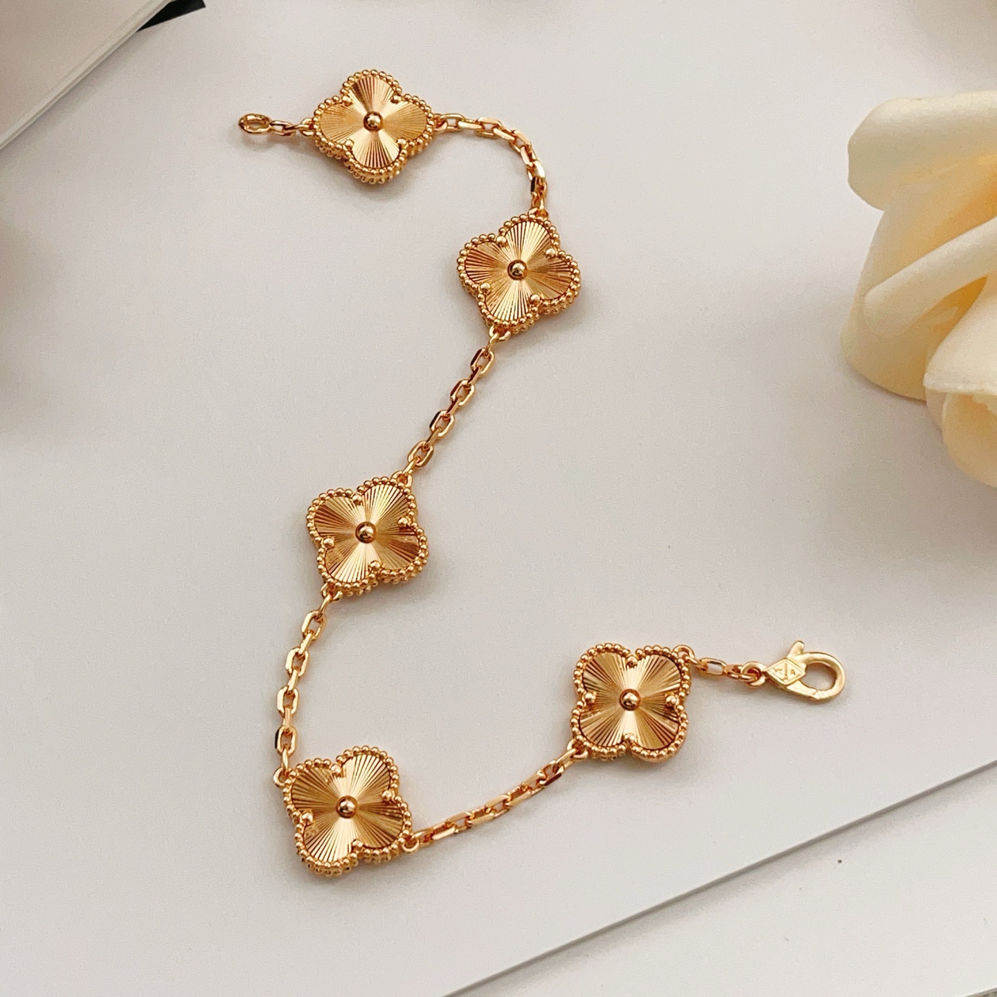 Van Cleef & Arpels Bracelet-89