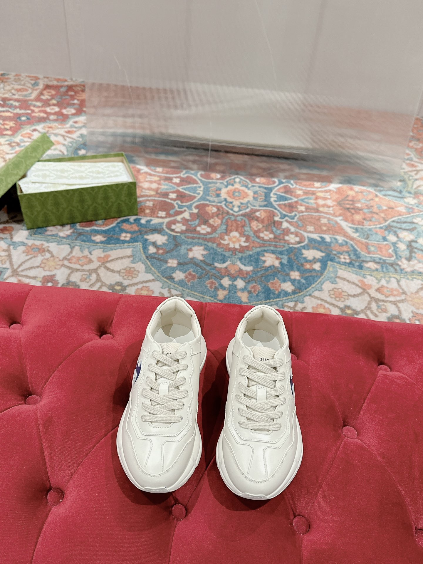 Gucci Sneakers-122