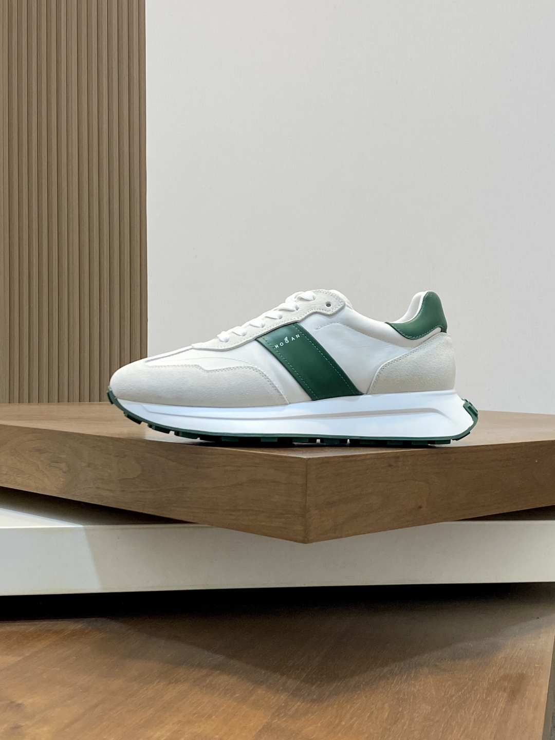 HOGAN Sneakers