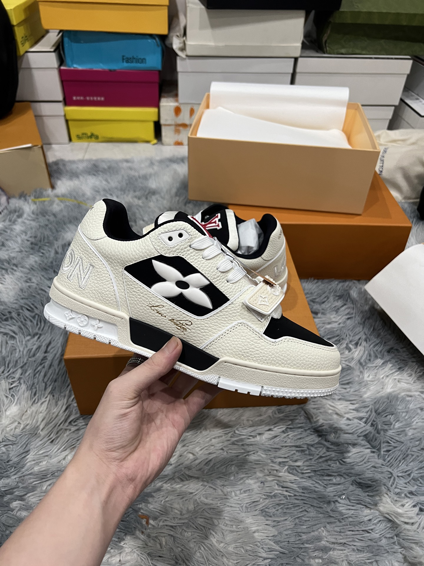 Lv Sneakers-82
