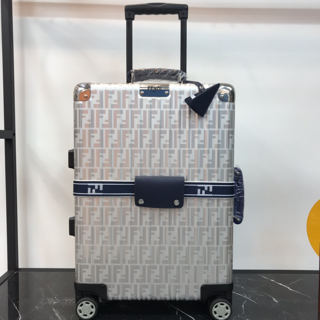 Fendi luggage-18