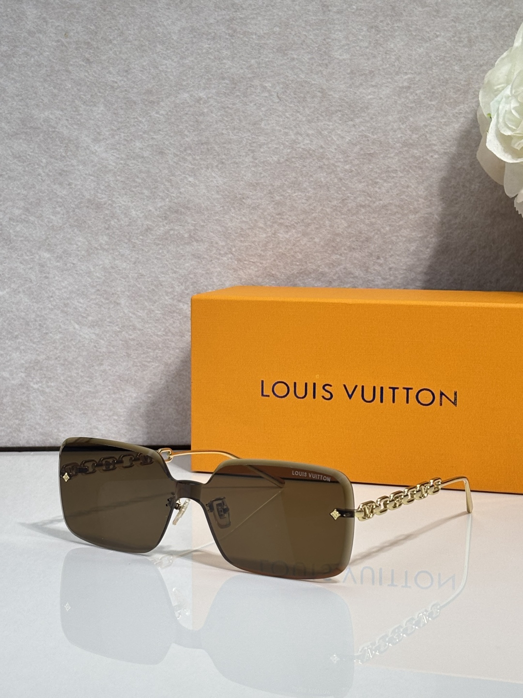 LV glasses-48