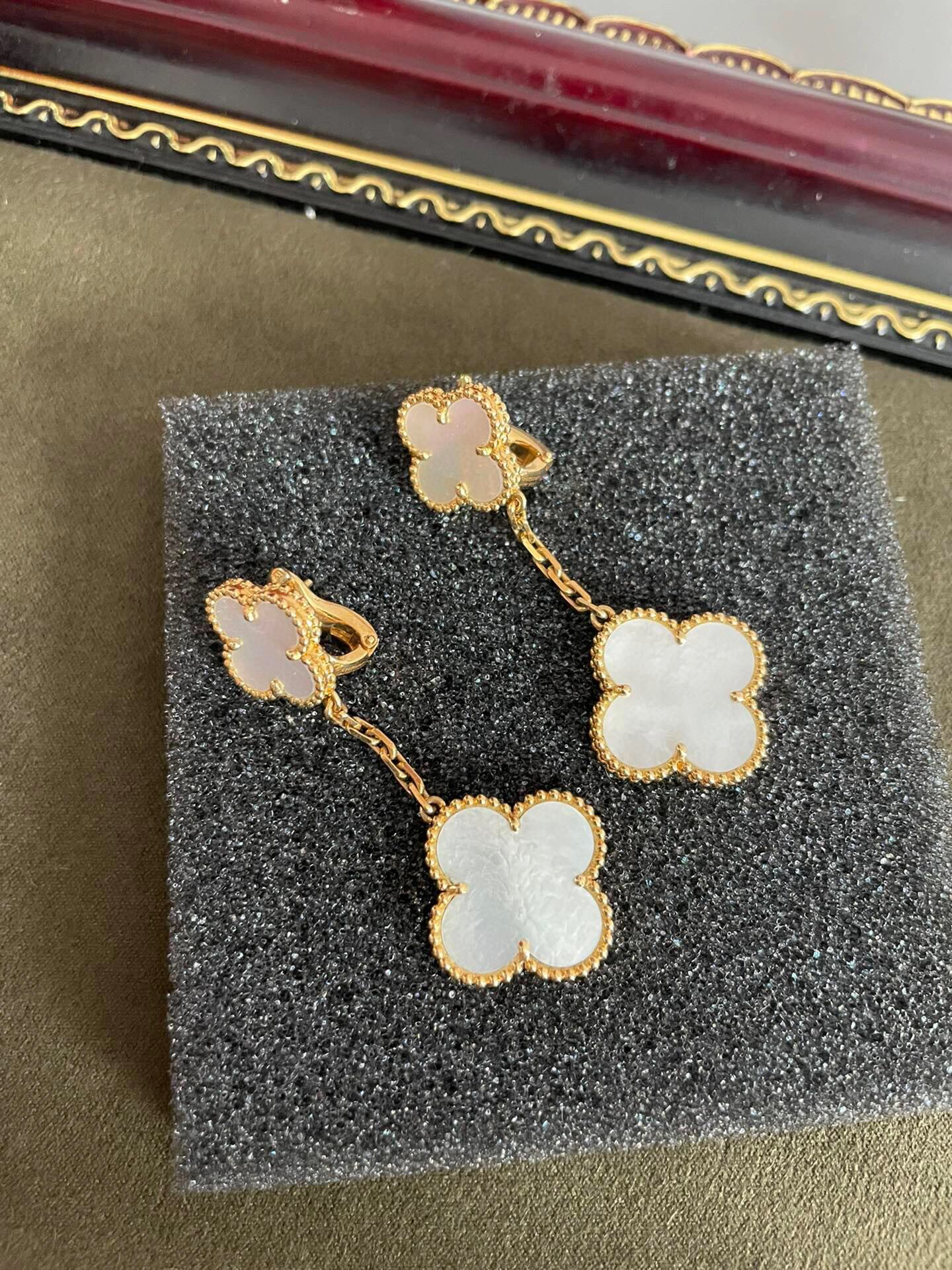 Van Cleef & Arpels earring-89