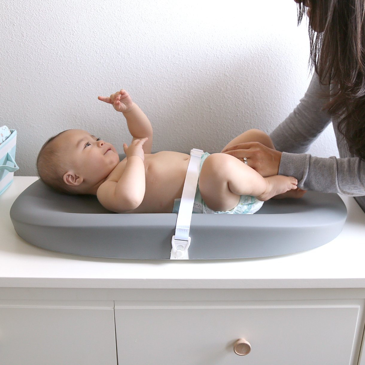 Hatch Grow Smart Changing Pad and Scale (Grey)