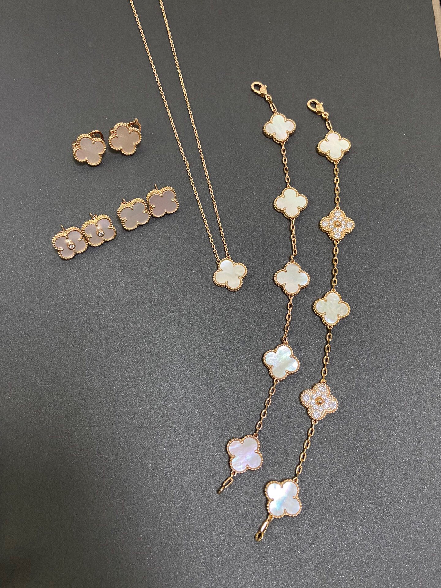 Van Cleef & Arpels earring-83