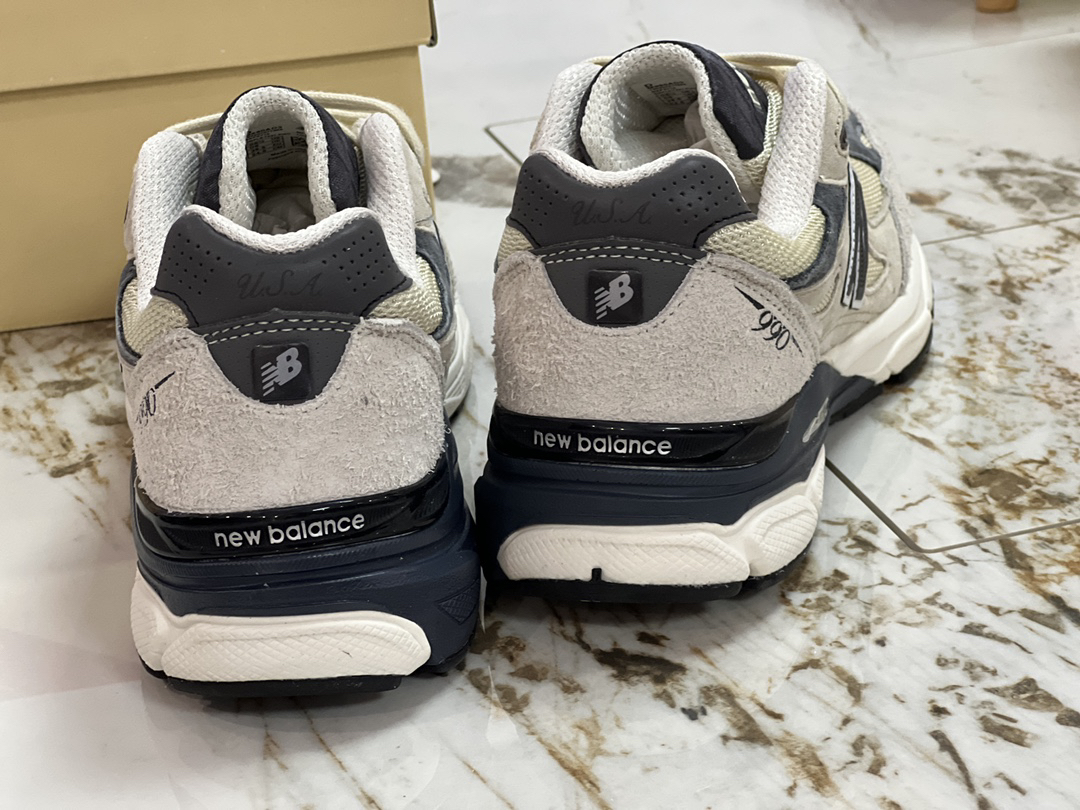New Balance Sneakers-147