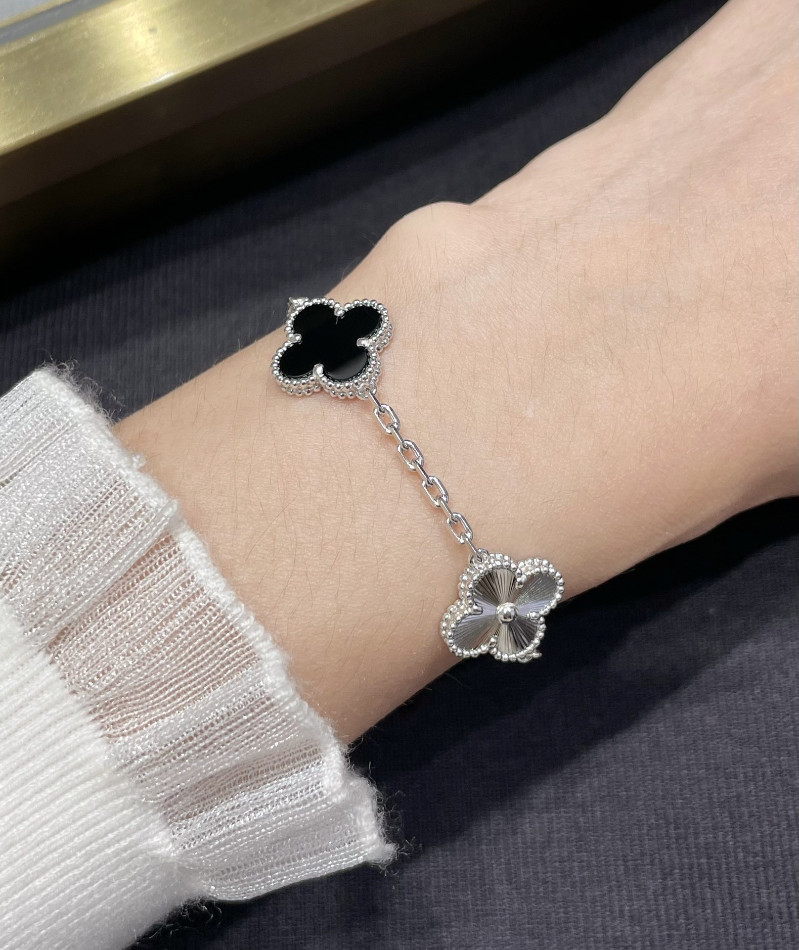 Van Cleef & Arpels Bracelet-43