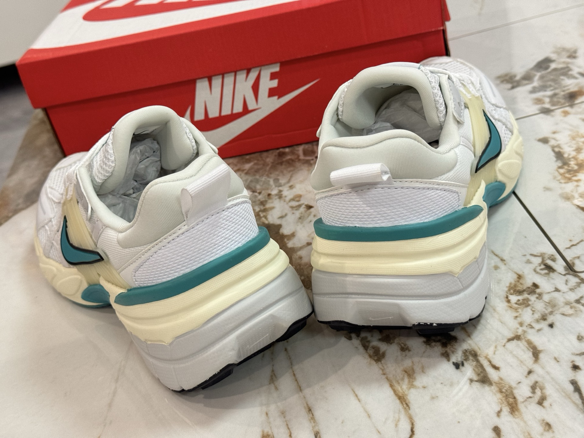 Nike Sneakers-245