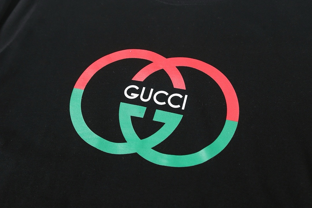 Gucci clothing-13