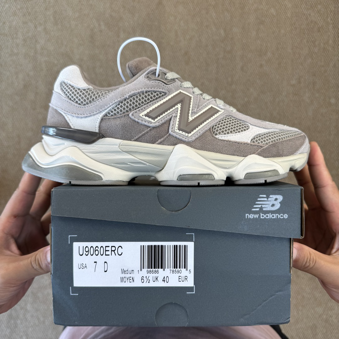 New Balance Sneakers-230