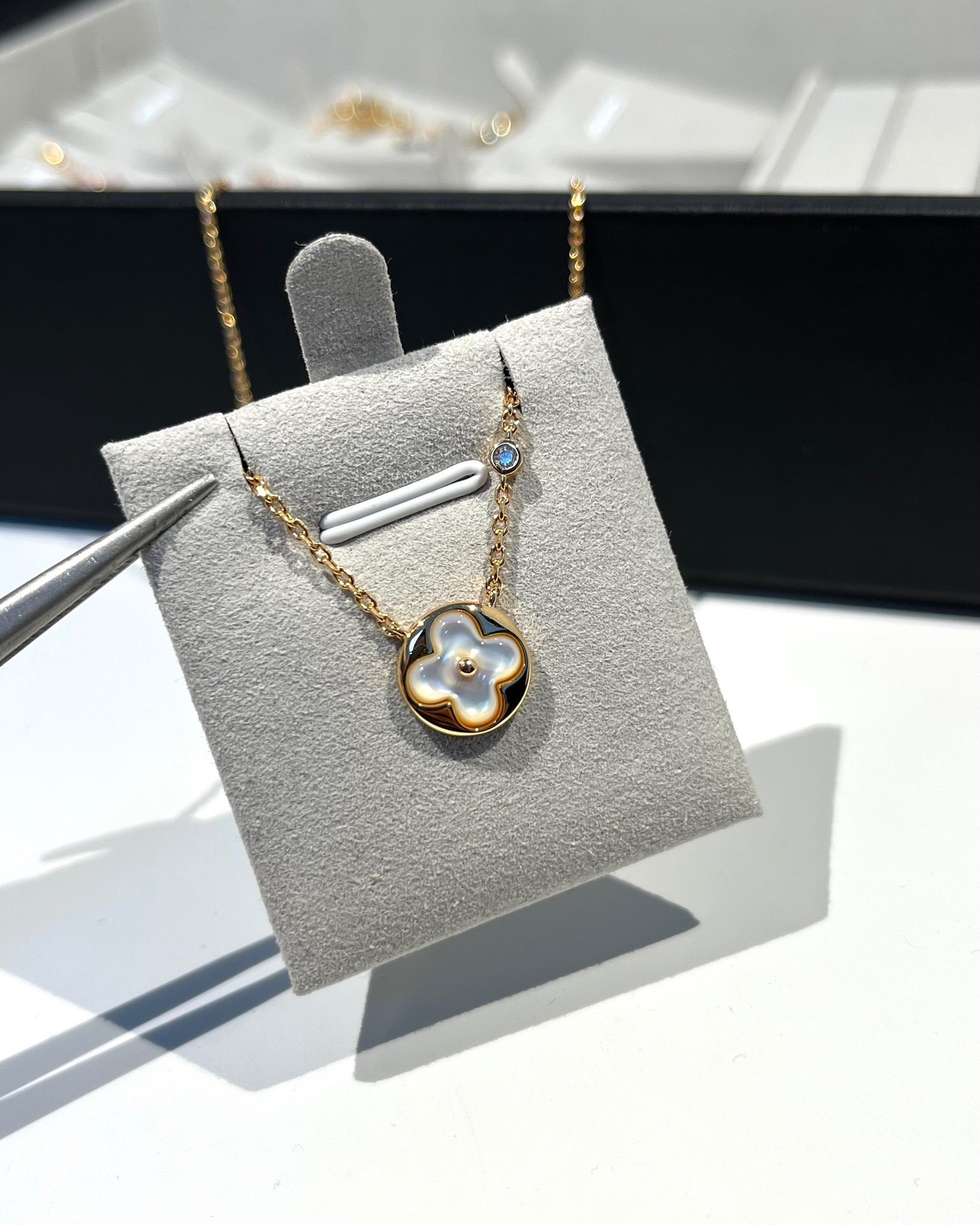 LV necklace-16