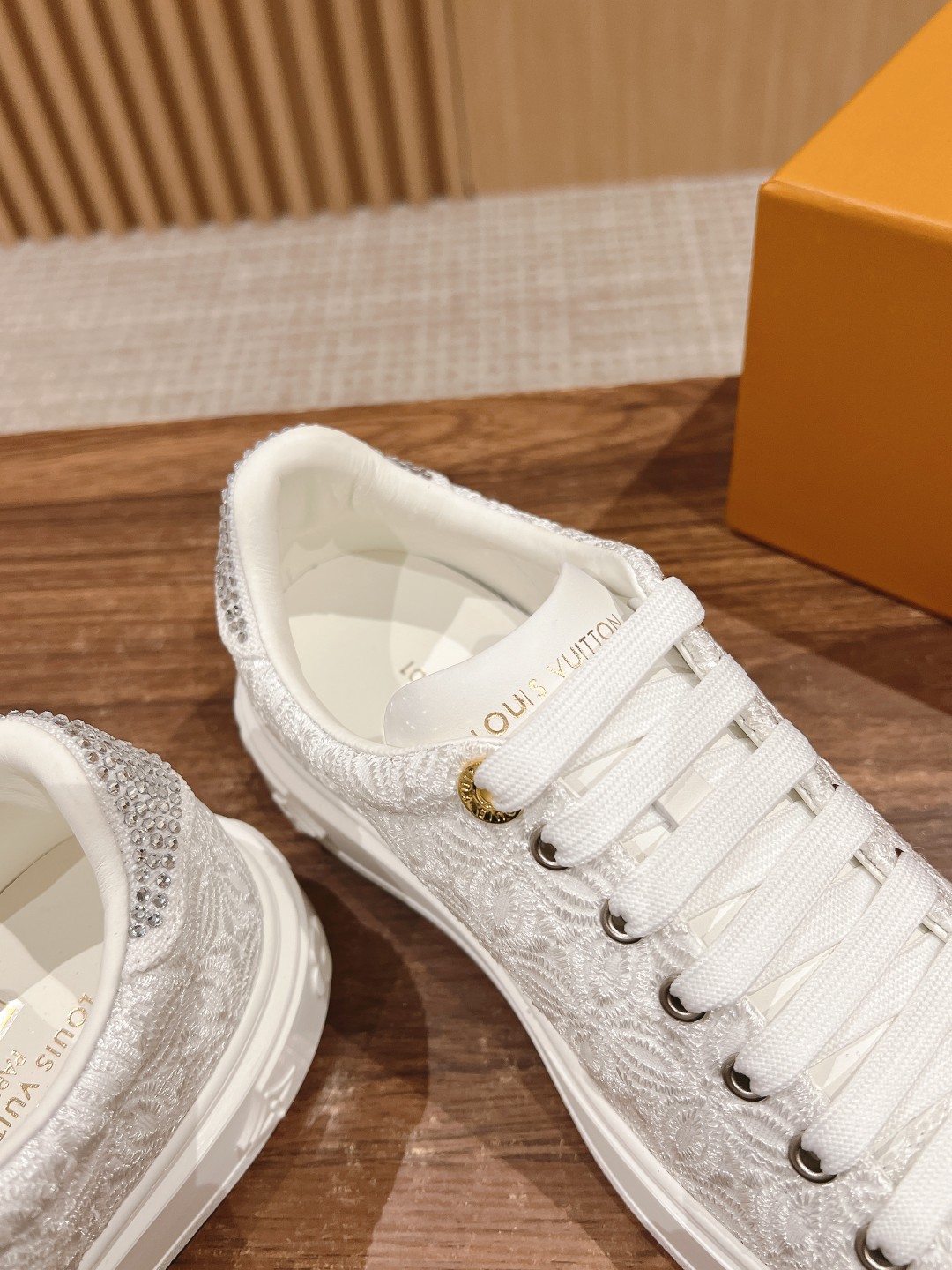 Lv Sneakers-105