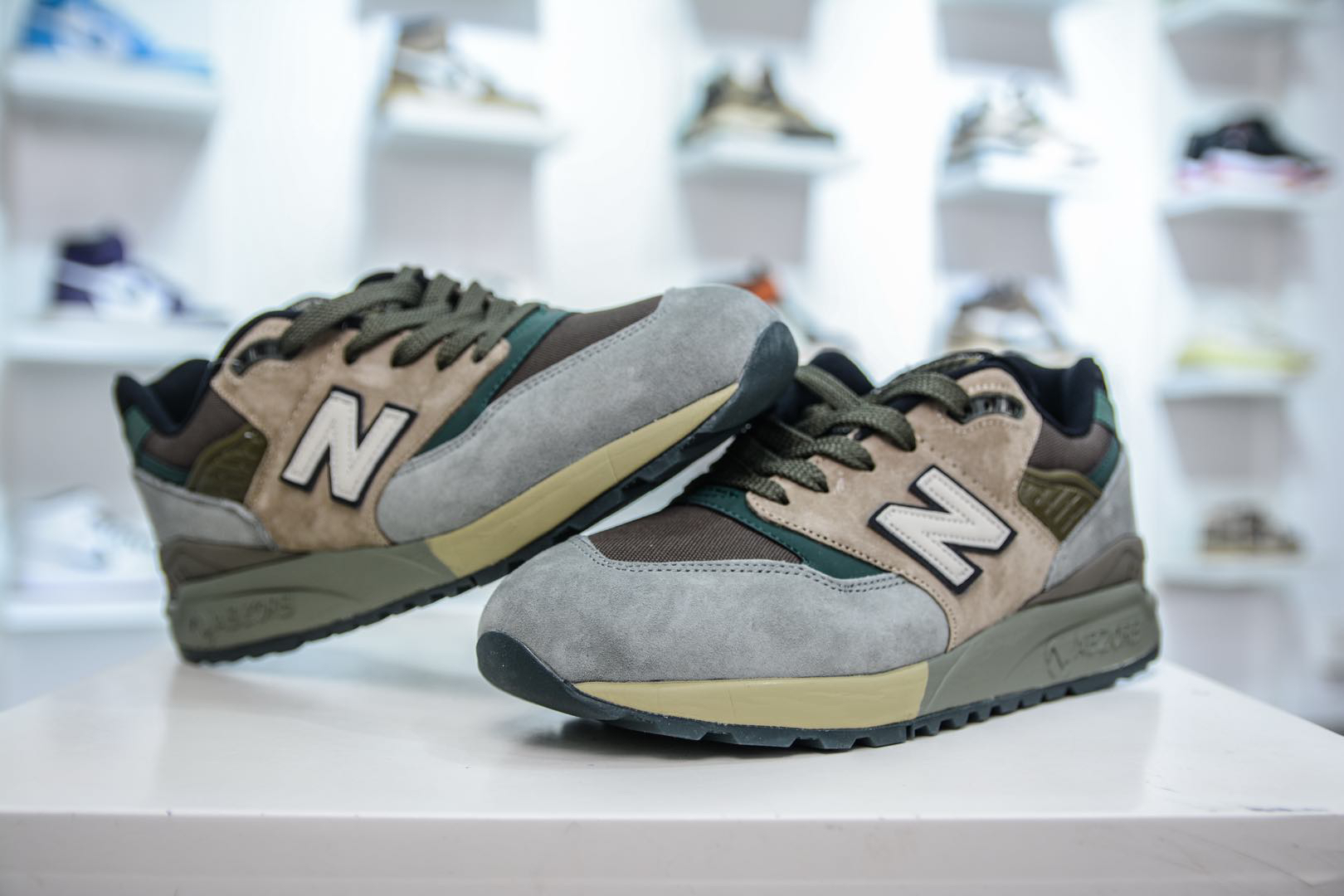 New Balance Sneakers-374