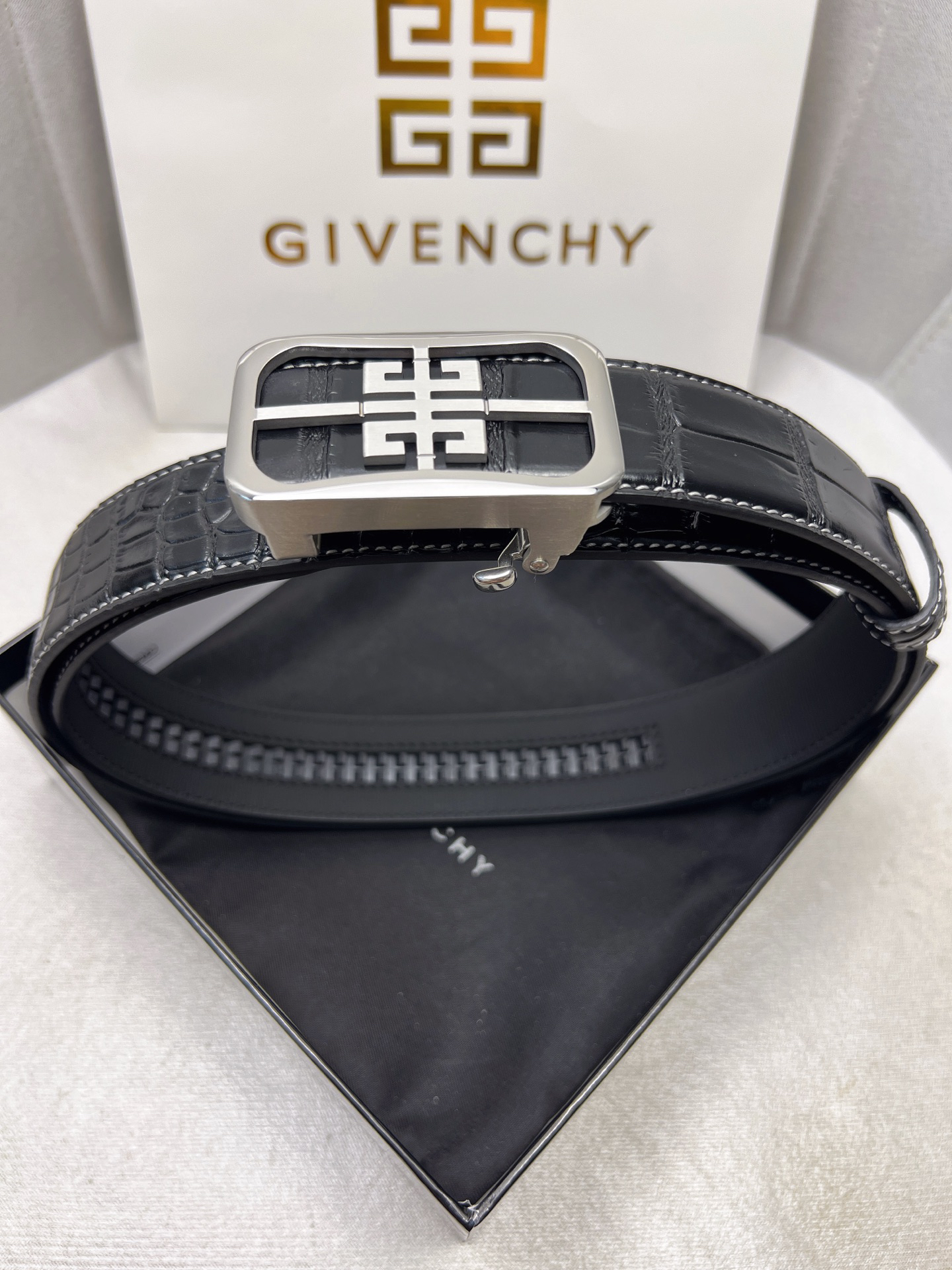 Givenchy belt-135