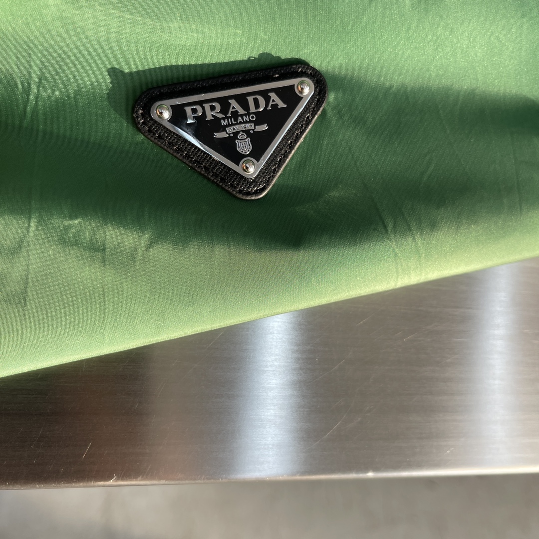 Prada Clothing-123