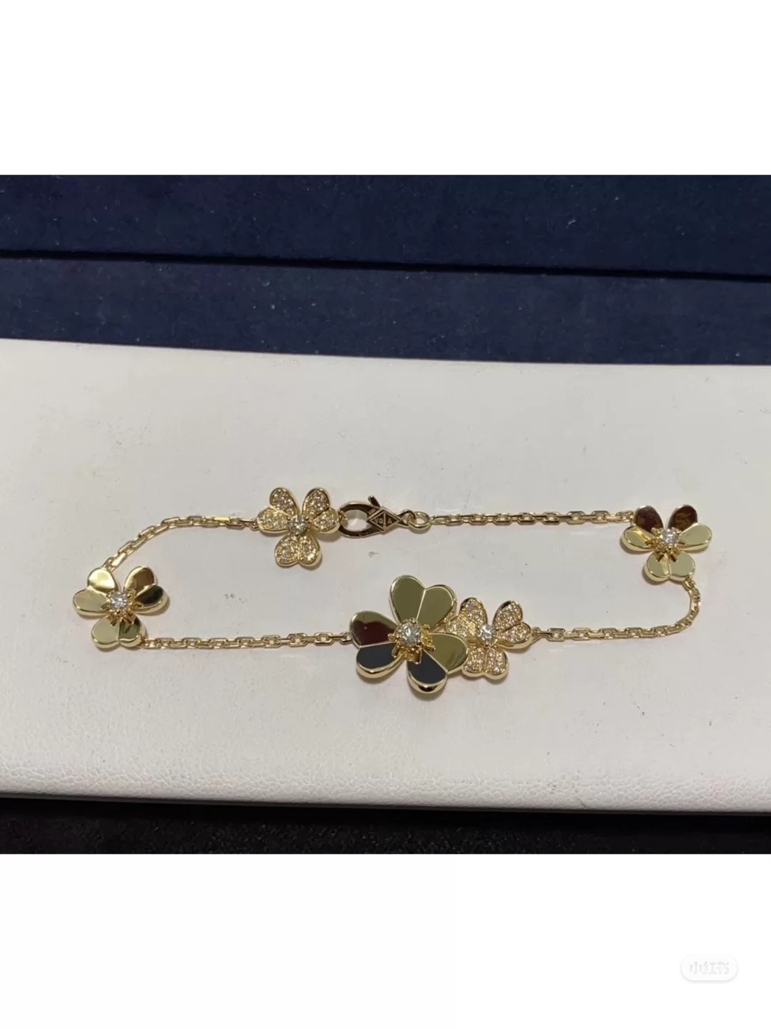 Van Cleef & Arpels Bracelet-118