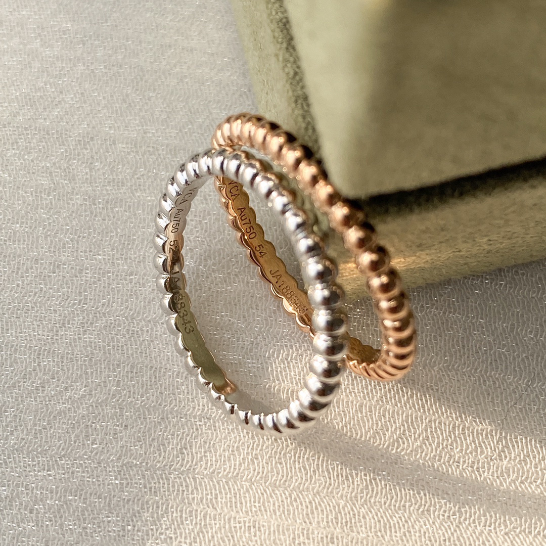 Van Cleef & Arpels ring-96