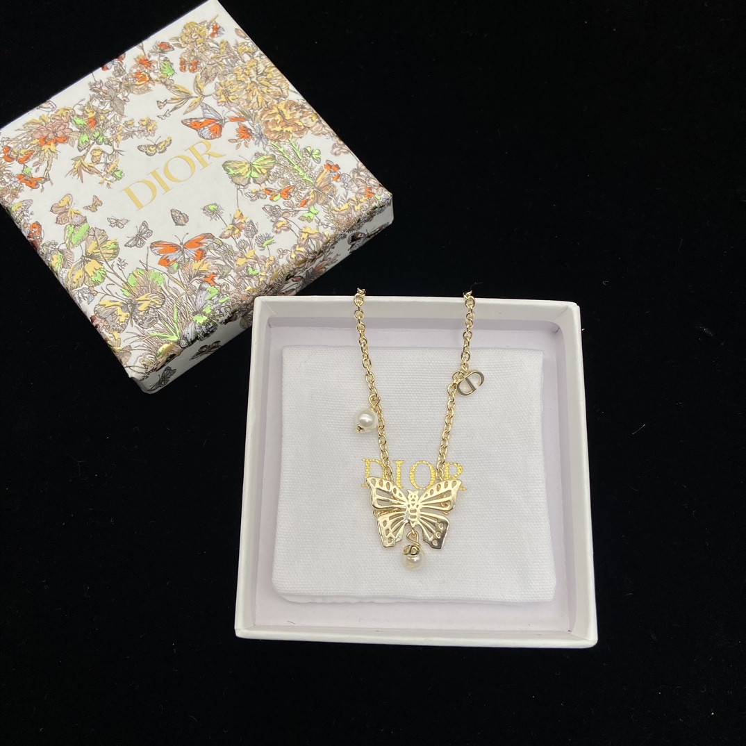 Dior necklace-4