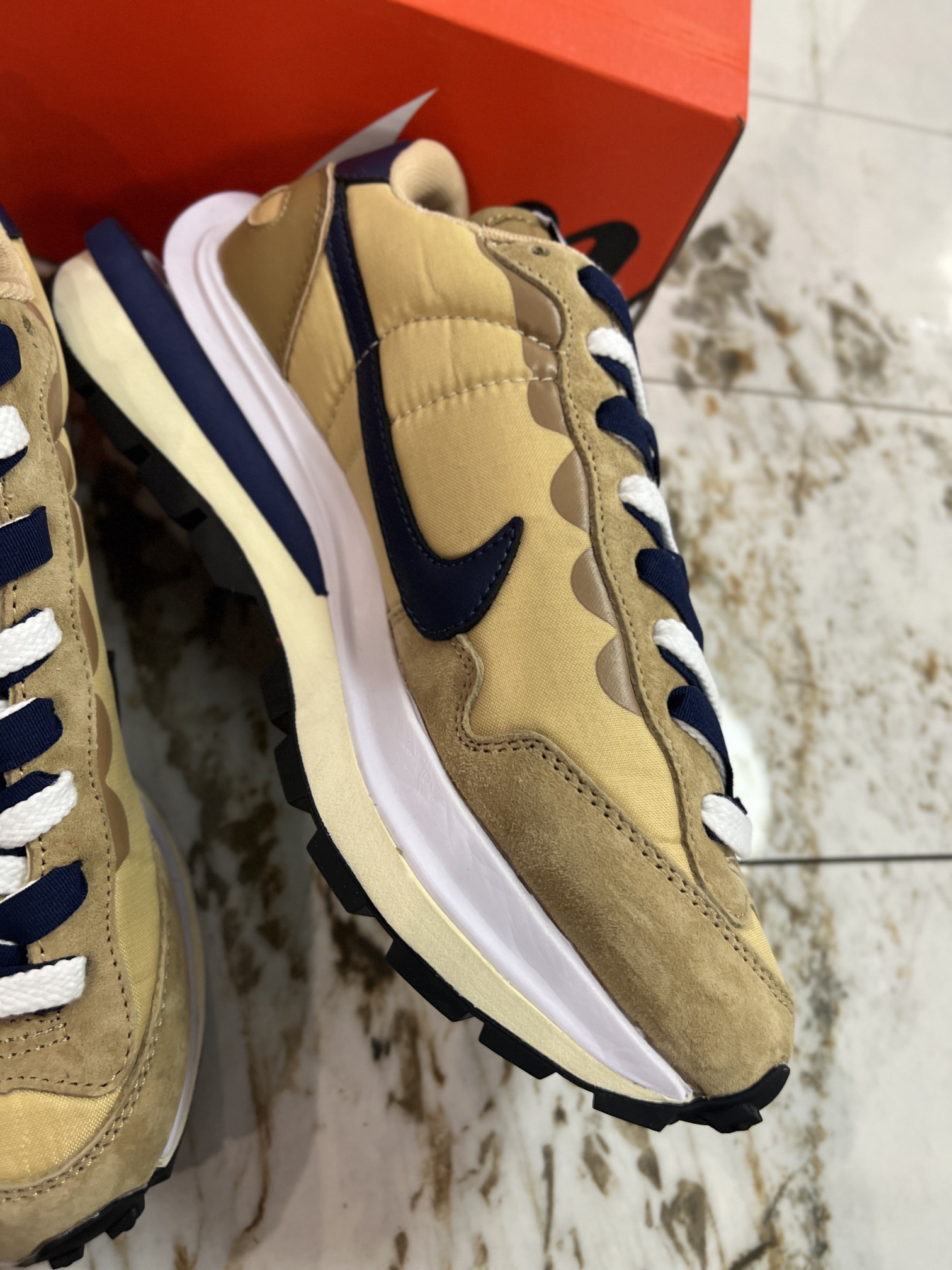 Nike Sneakers-250