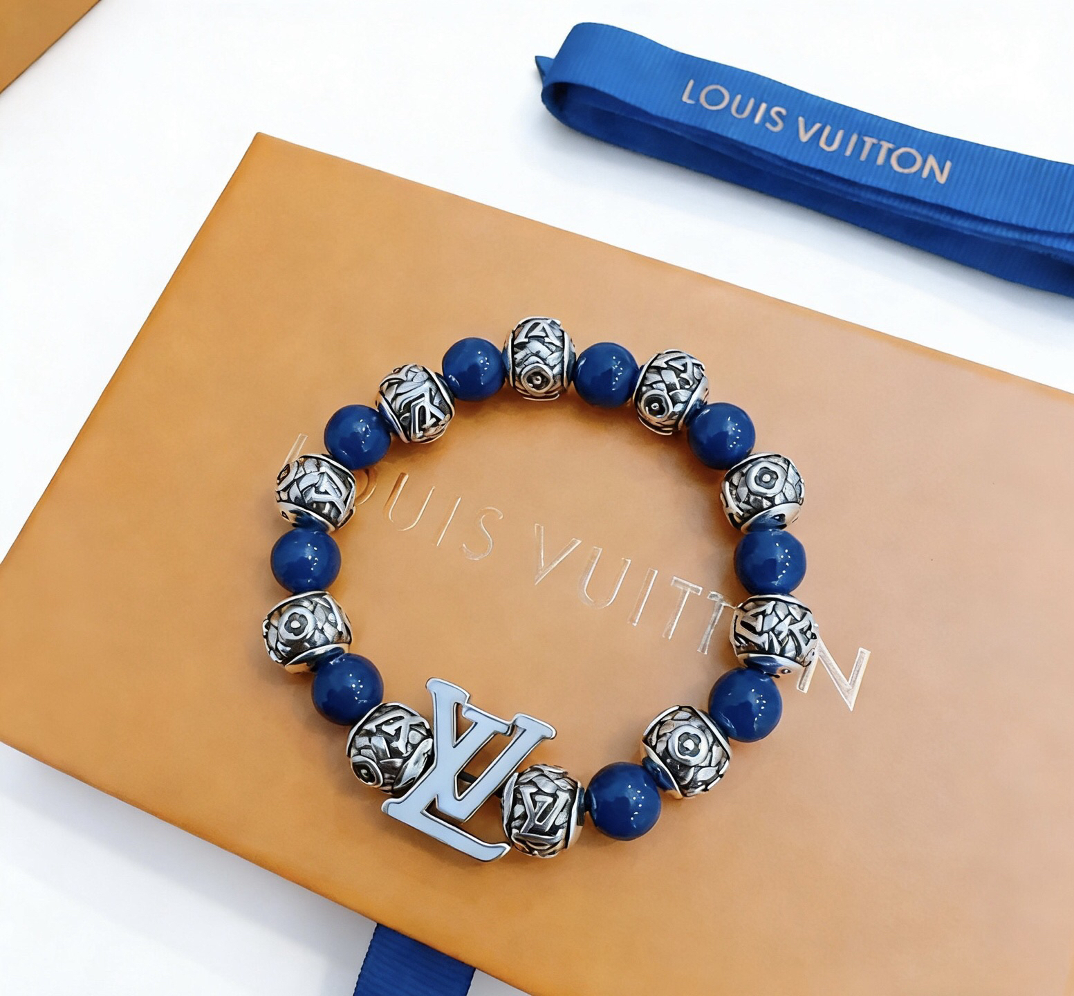 LV Bracelet-40
