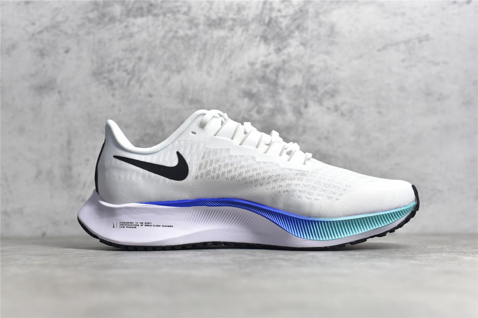 Nike Sneakers-210