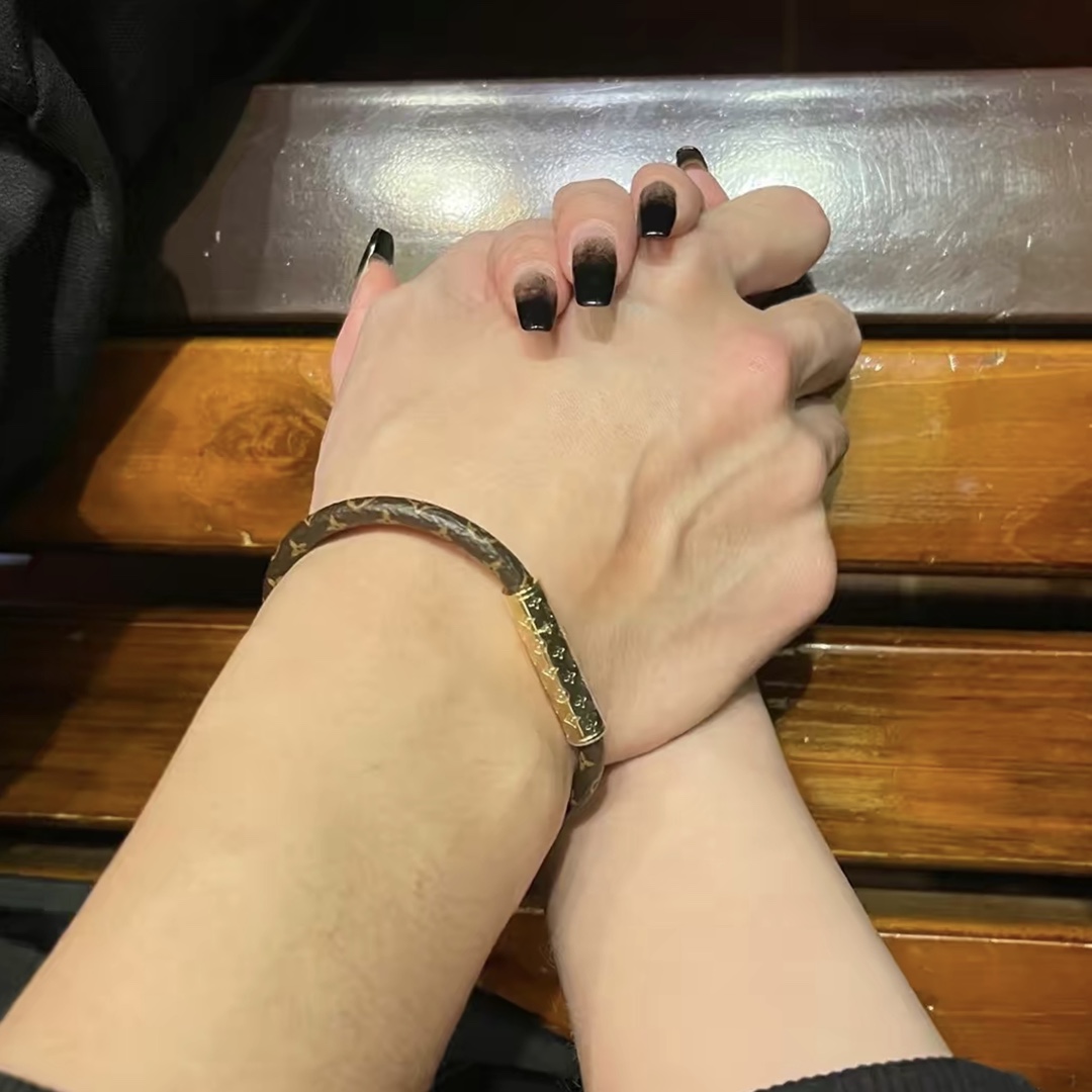 LV Bracelet-80