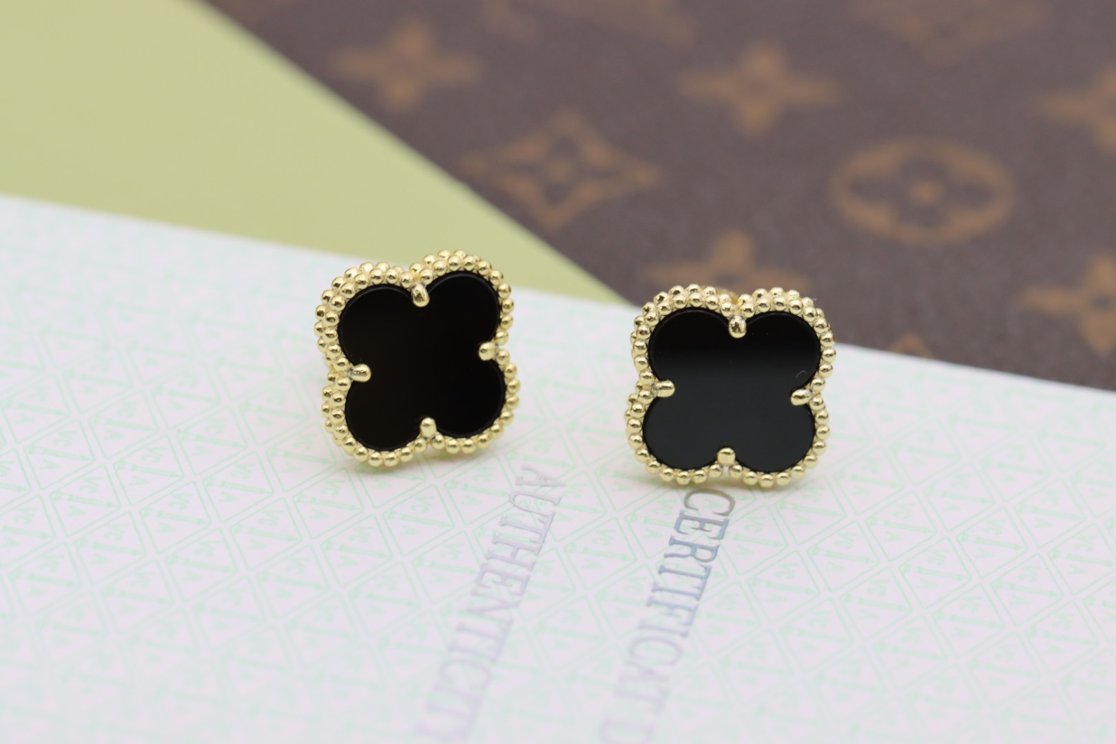 Van Cleef & Arpels earring-11