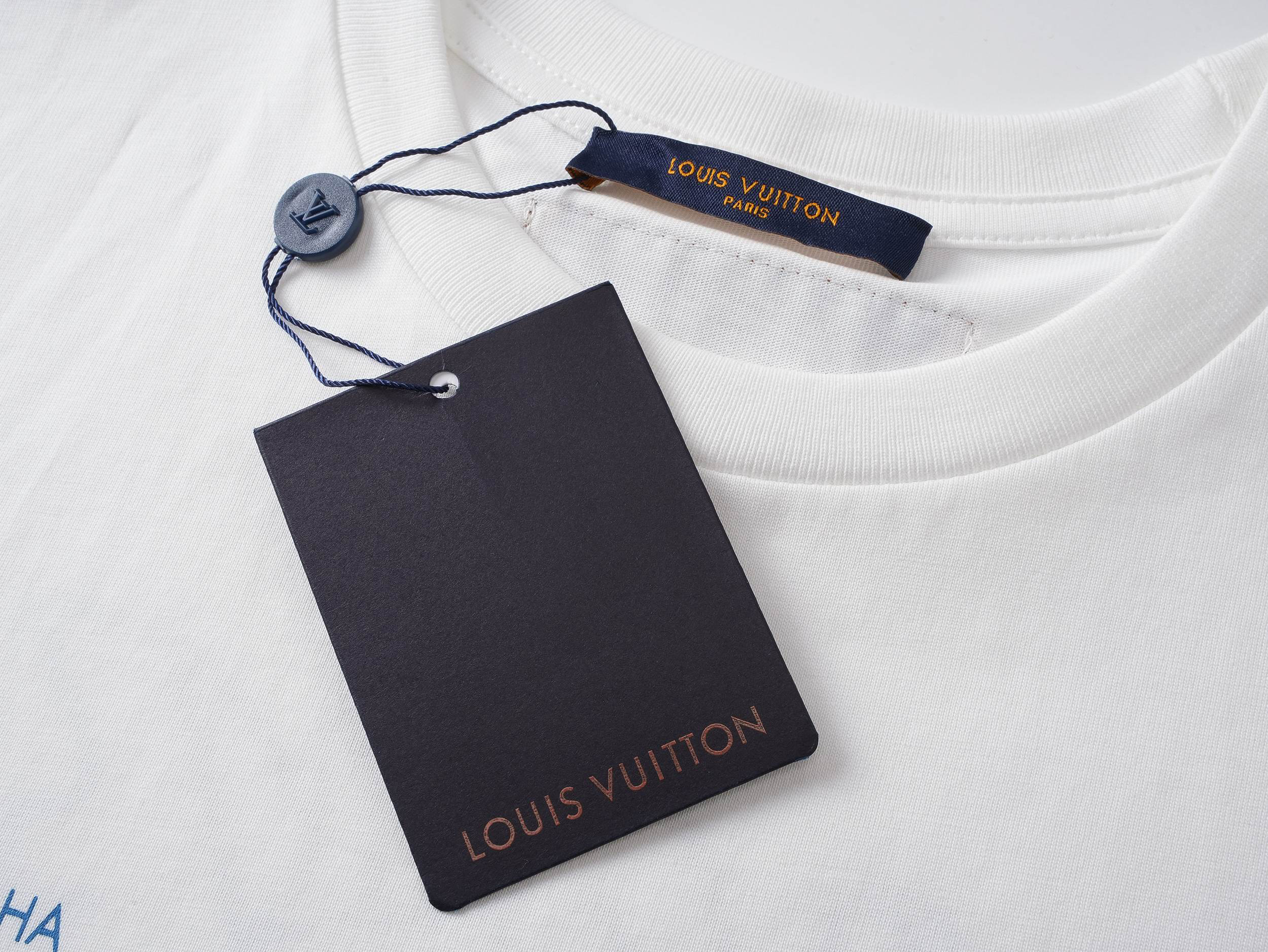 LV clothing-51