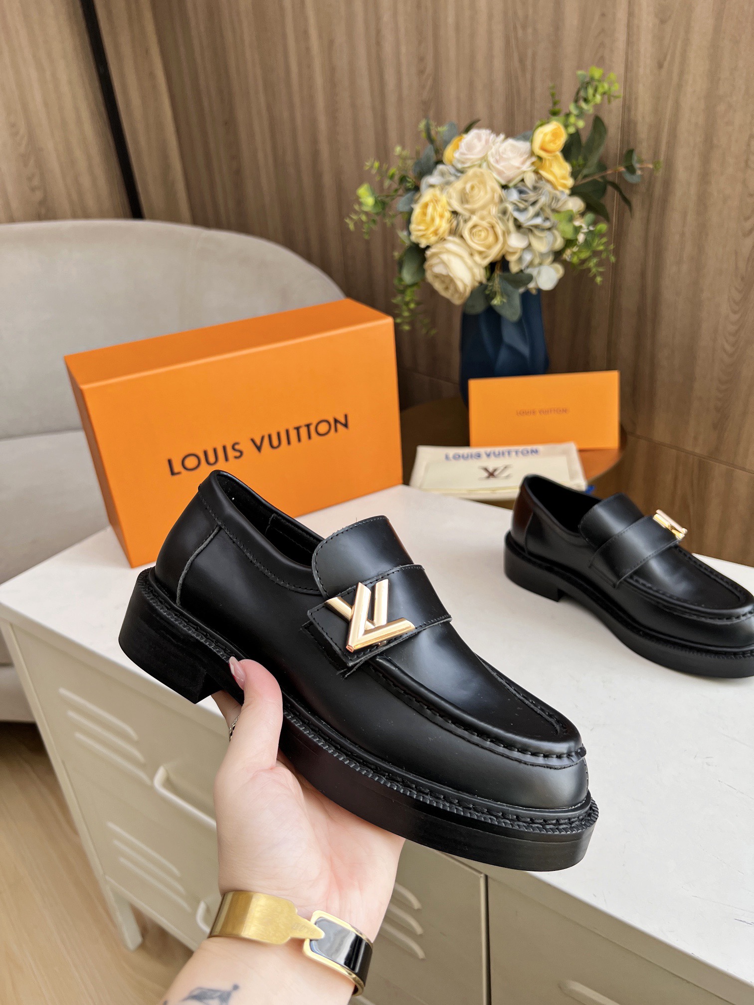 LV women's leather shoes-58