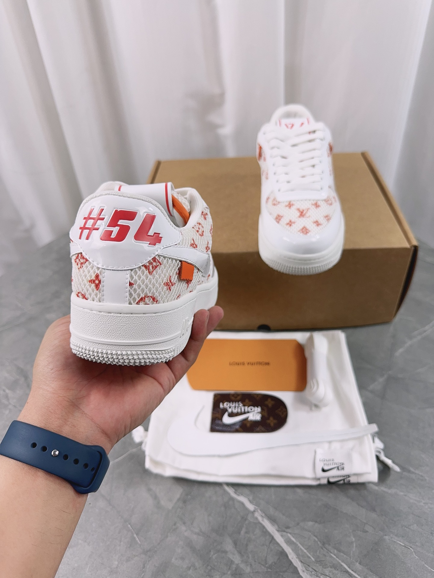 Lv Sneakers-245