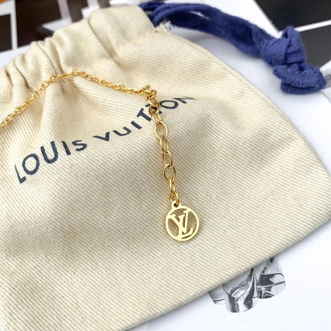 LV necklace-15