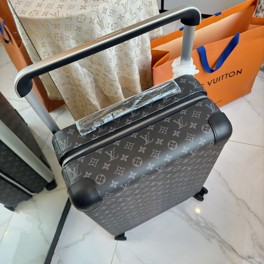LV luggage-86