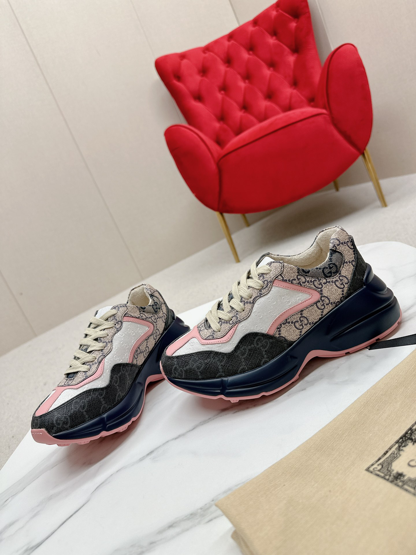 Gucci Sneakers-134