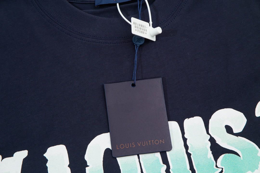 LV clothing-79