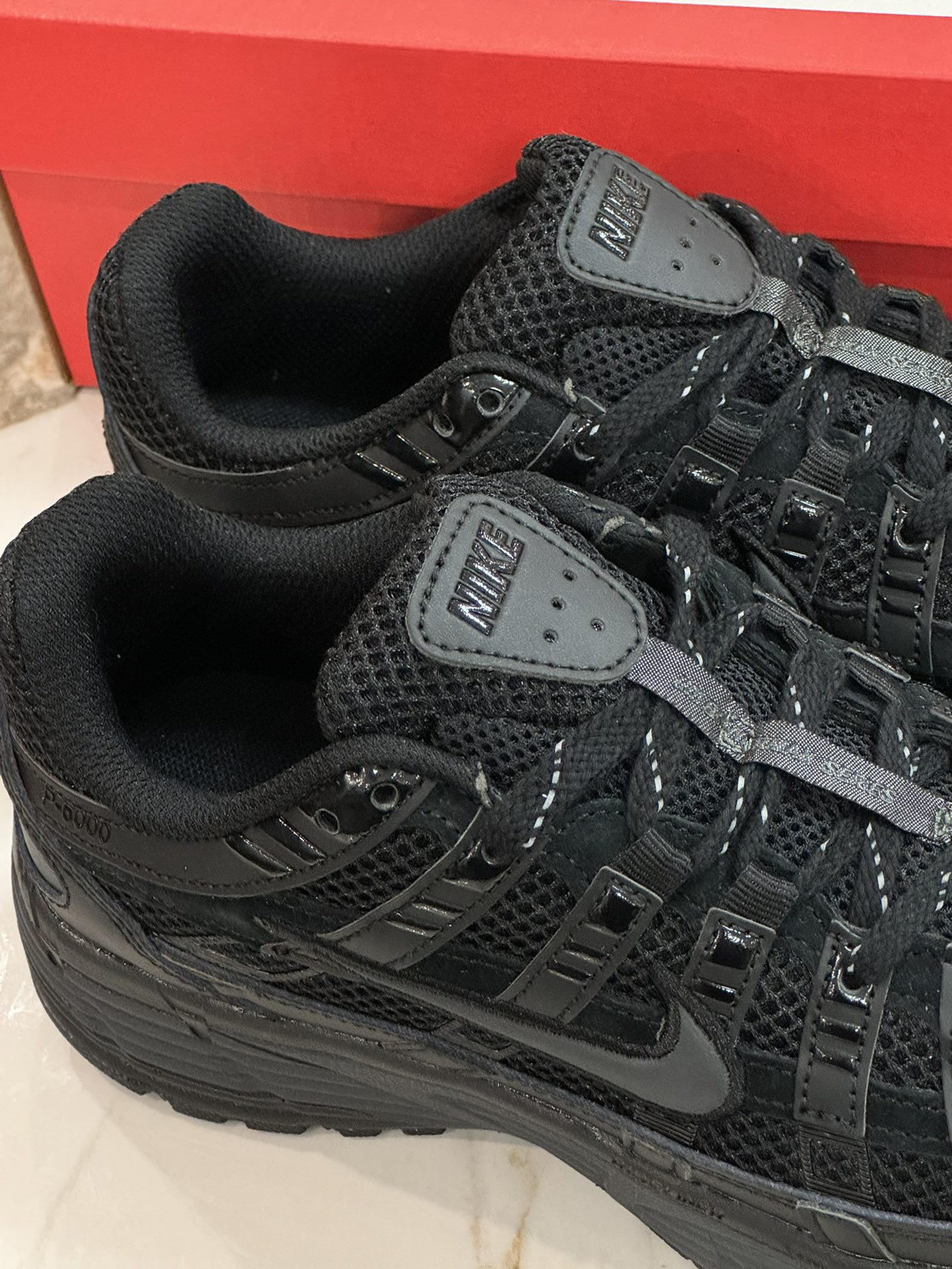 Nike Sneakers-235
