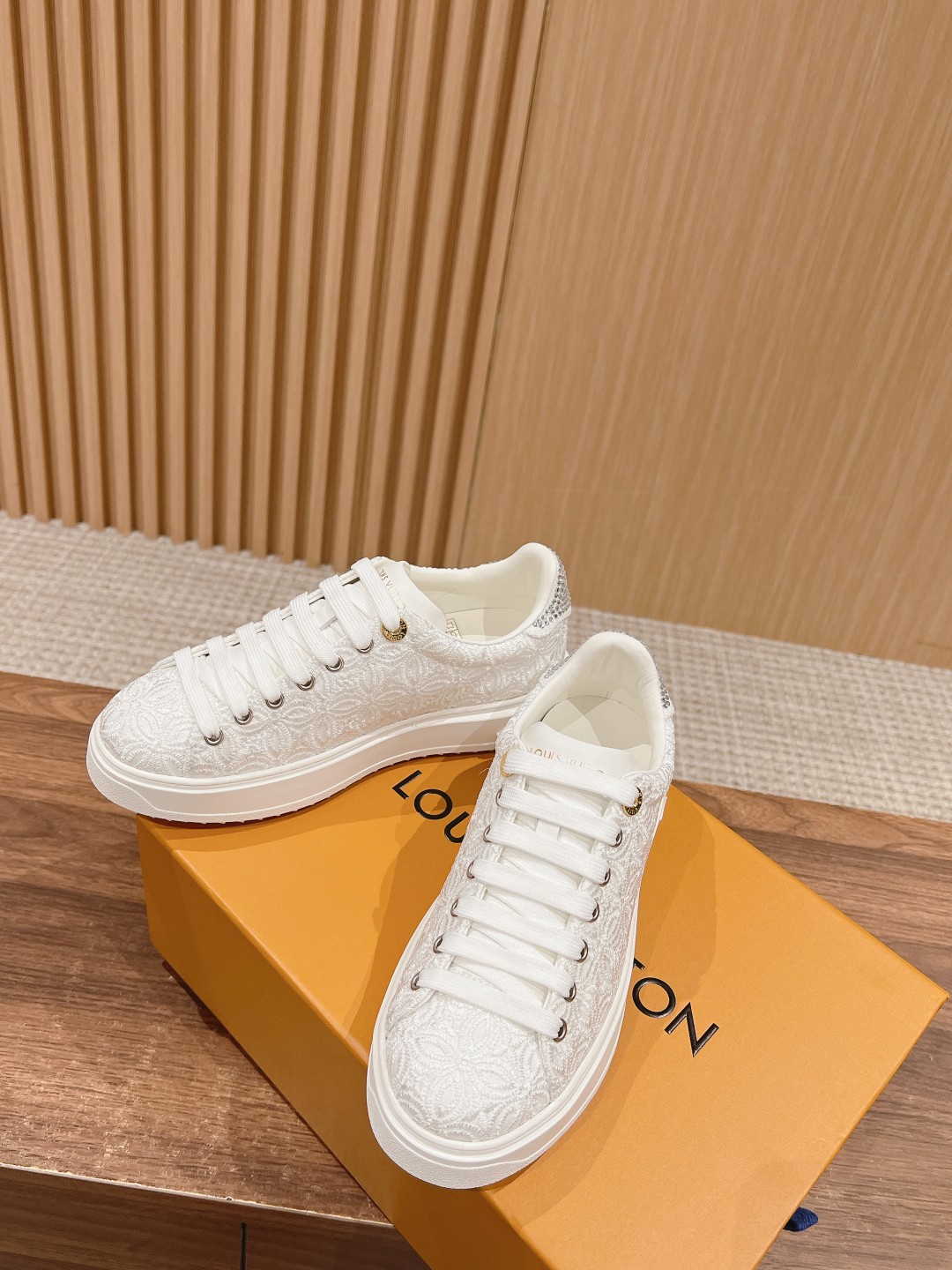 Lv Sneakers-105
