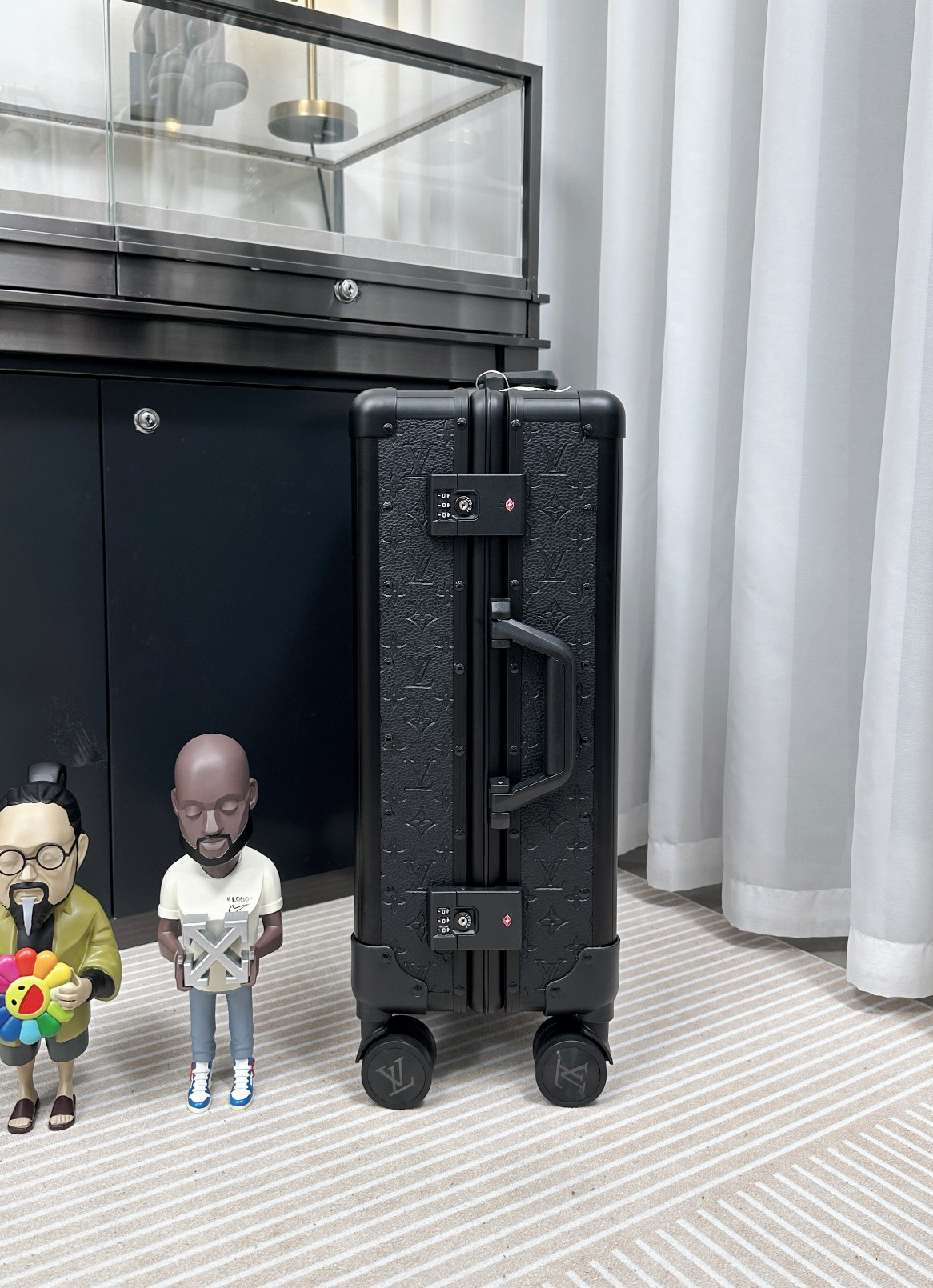 LV luggage-103