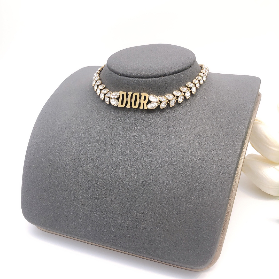 Dior necklace-37