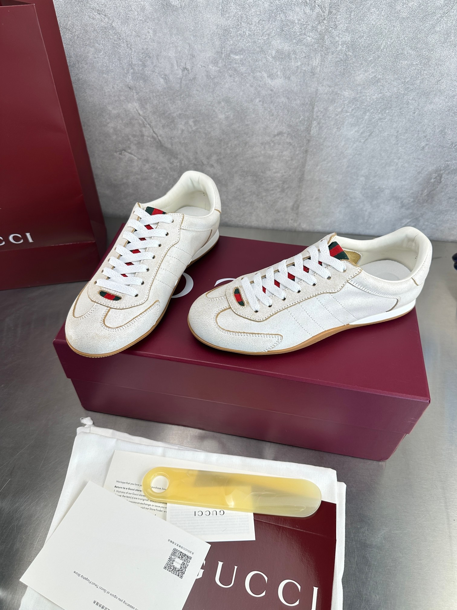 Gucci Sneakers-182