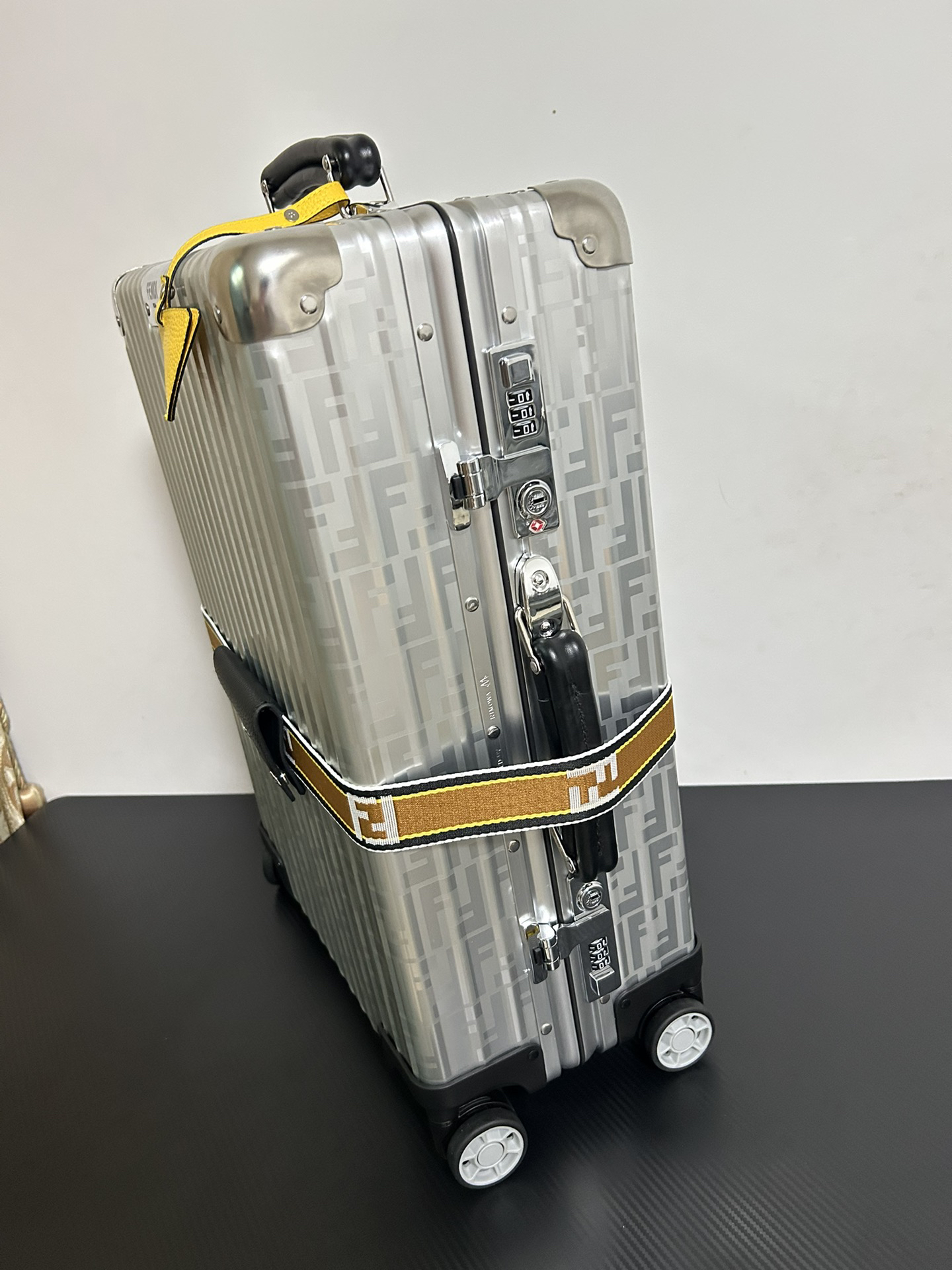 Fendi luggage-4