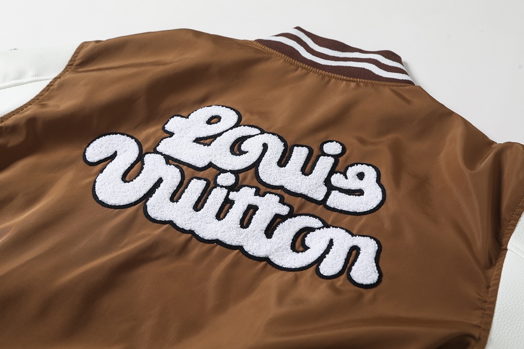 LV Clothing-264