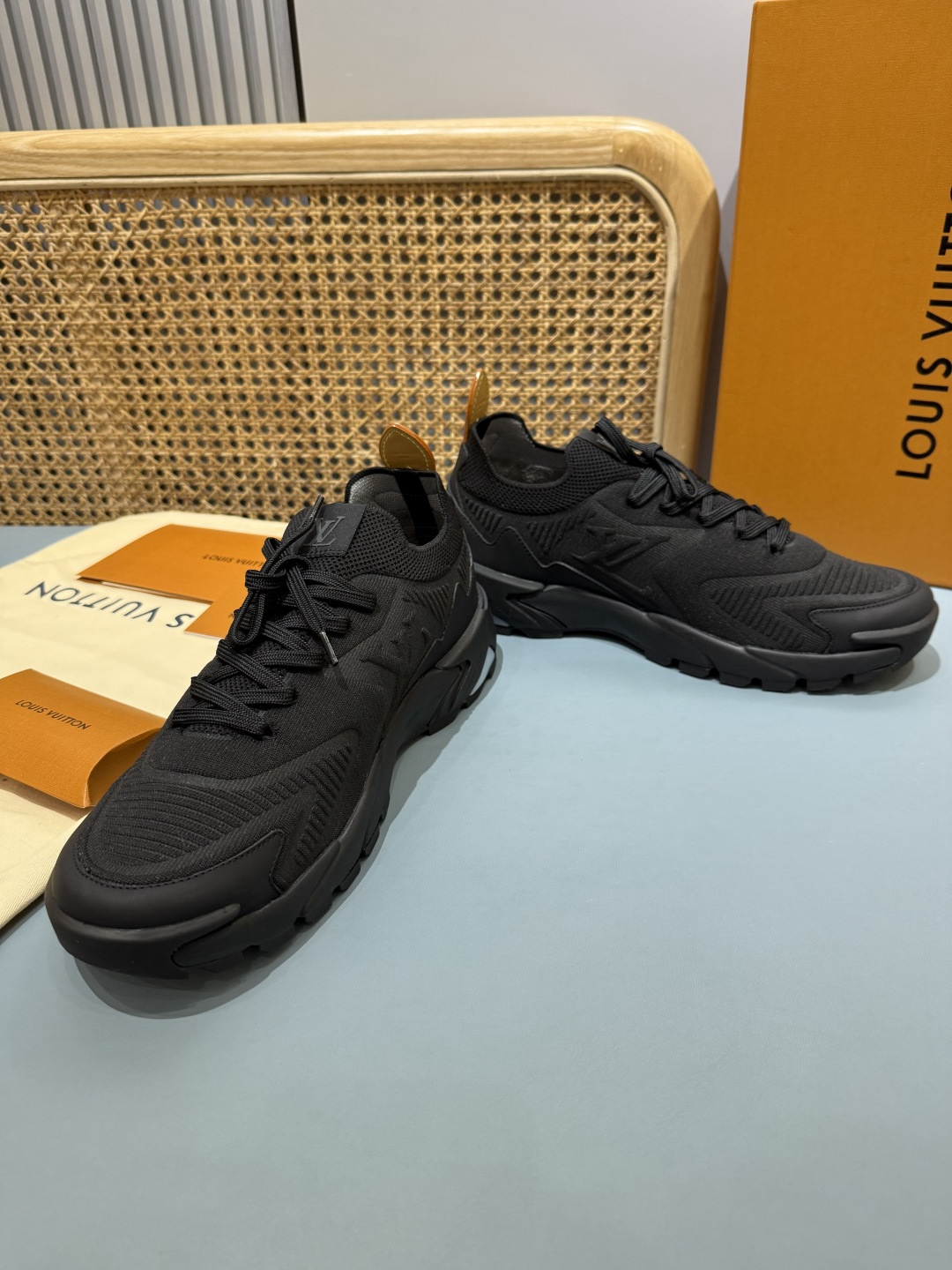 Lv Sneakers-173