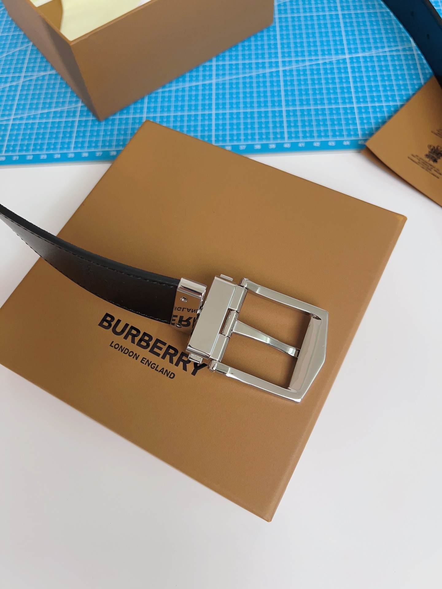 Burberry belt-128
