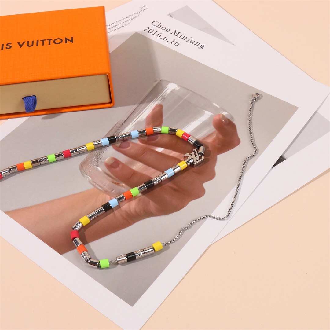 LV necklace-6